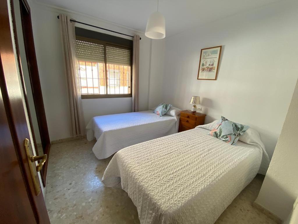 Apartamento Familiar En Barrio Reina Victoria Huelva Kültér fotó