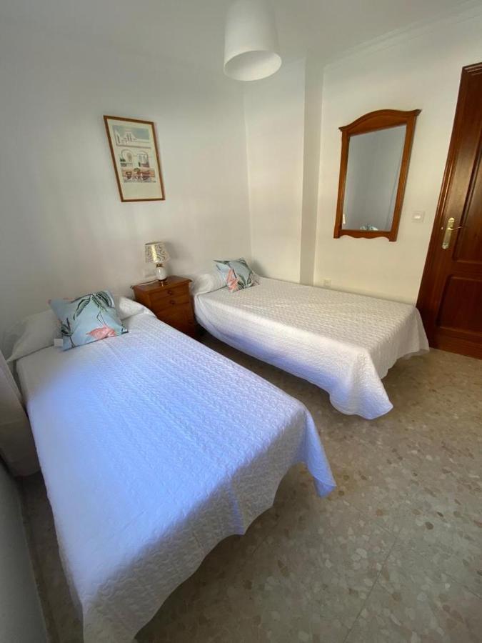 Apartamento Familiar En Barrio Reina Victoria Huelva Kültér fotó