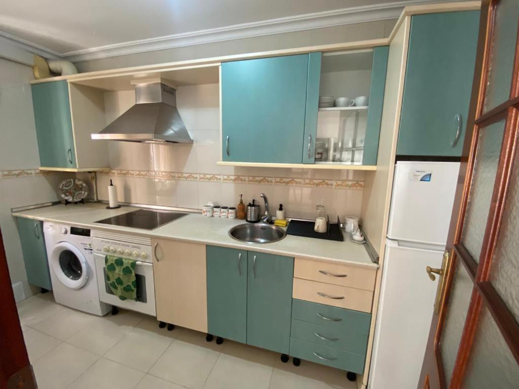 Apartamento Familiar En Barrio Reina Victoria Huelva Kültér fotó
