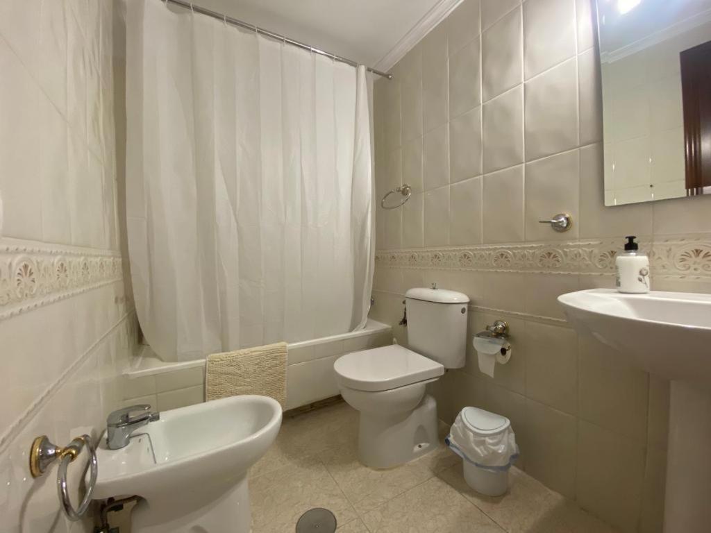 Apartamento Familiar En Barrio Reina Victoria Huelva Kültér fotó